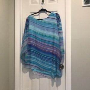 Asymmetrical flowy top